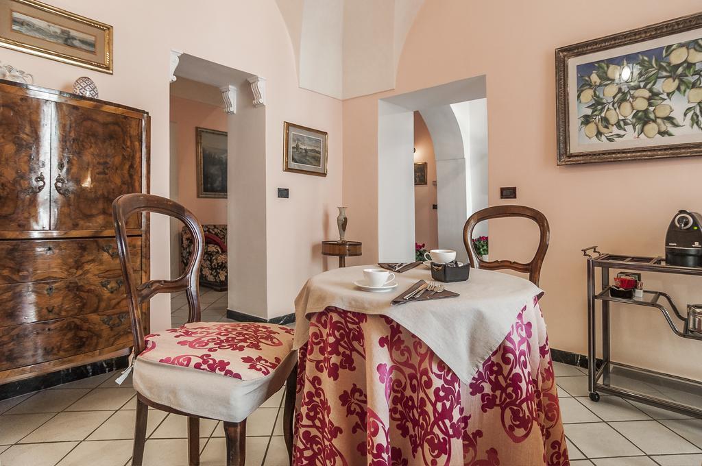B&B La Corte Fondi Exterior photo