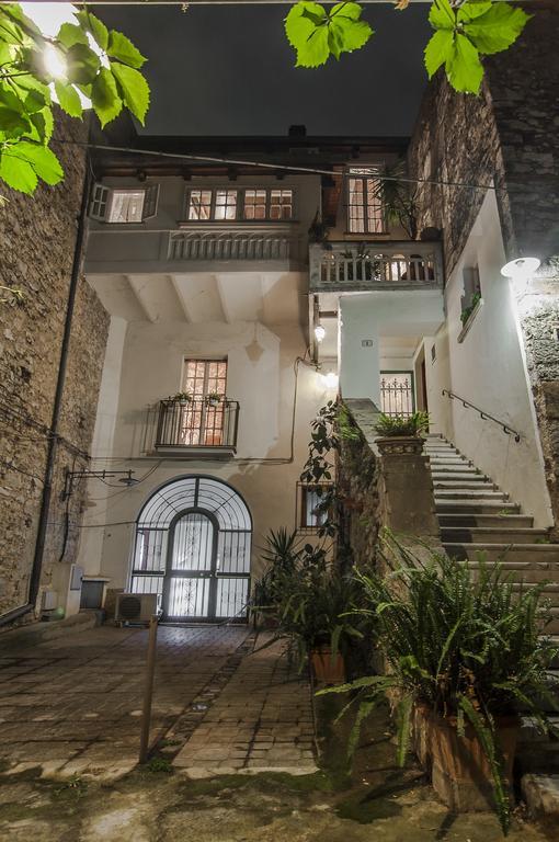 B&B La Corte Fondi Exterior photo